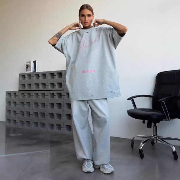 2025 Women's Oversize Distressed Drop Shoulder T-Shirt - Stylish Short Sleeve Top for Outer Wear, Trendy